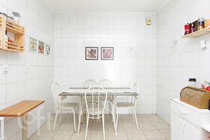 Image 13 - 305344