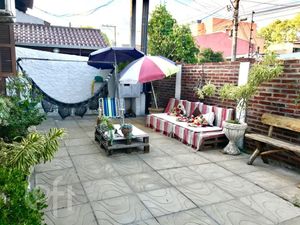 Image 15 - 305400