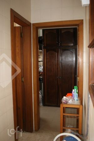 Image 18 - 305427