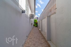 Image 19 - 305445