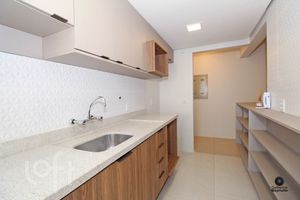 Image 4 - 305521