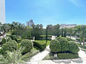 Image 15 - 305610