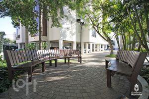 Image 14 - 305624
