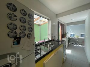 Image 8 - 305630