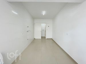 Image 17 - 305633