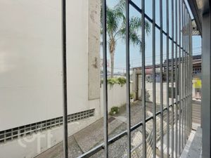 Image 18 - 305633