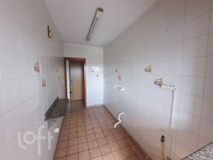 Image 8 - 305646