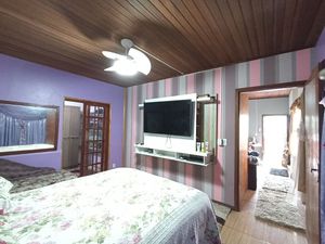 Image 18 - 305650