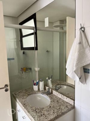 Image 18 - 305667