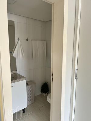 Image 17 - 305667