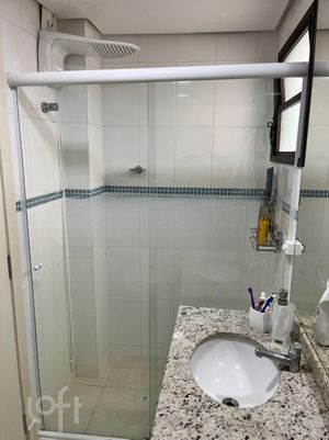 Image 19 - 305667