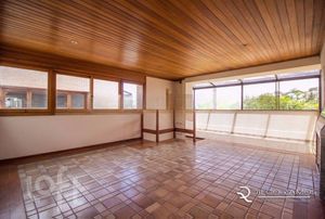 Image 21 - 305672