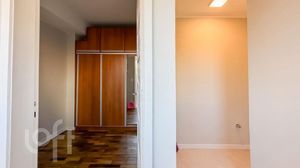 Image 6 - 305678