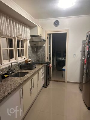 Image 12 - 305703