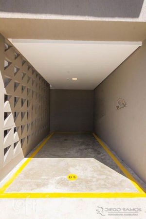 Image 19 - 305735