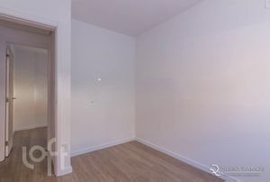 Image 17 - 305735