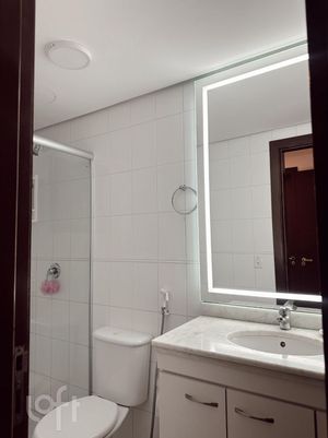 Image 21 - 305758