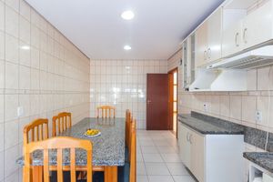Image 33 - 305818