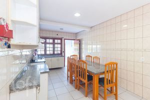 Image 30 - 305818