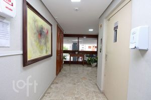 Image 12 - 305871