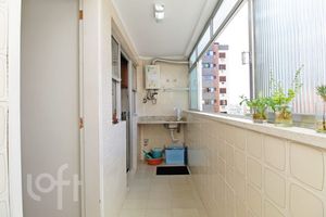 Image 22 - 305871