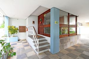 Image 13 - 305871