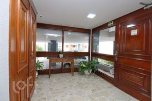 Image 17 - 305871