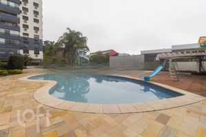 Image 27 - 305891