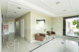 Image 22 - 305891