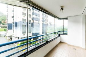 Image 1 - 305891