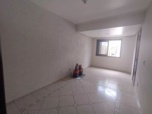 Image 15 - 305920