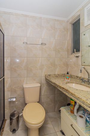 Image 5 - 305945