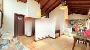 Image 18 - 305961