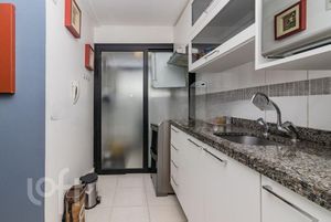 Image 18 - 306008