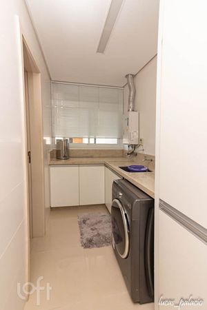 Image 29 - 306146