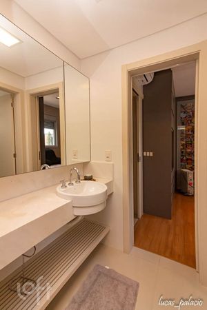 Image 18 - 306146