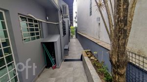Image 30 - 306159
