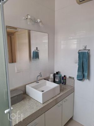 Image 17 - 306301
