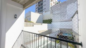 Image 31 - 306304