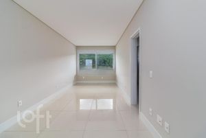 Image 6 - 306332
