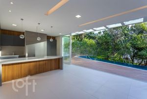 Image 18 - 306507