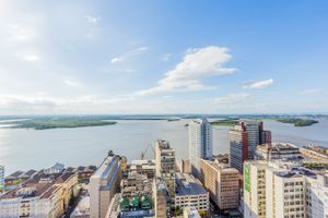 Image 23 - 306537