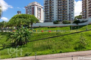 Image 31 - 306542