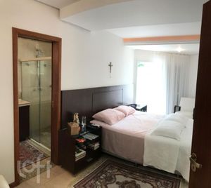 Image 18 - 306542