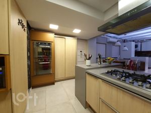 Image 15 - 306549