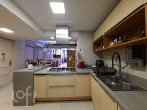 Image 13 - 306549