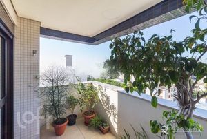 Image 19 - 306552