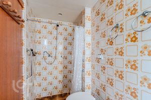 Image 15 - 306610