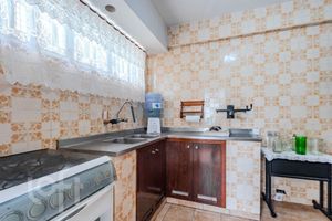 Image 8 - 306610
