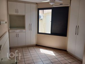 Image 10 - 306630